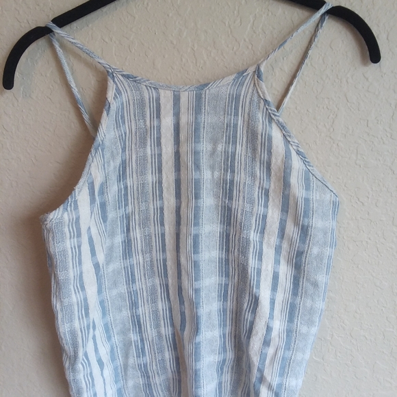 SOLD 🎉Open back/tie top - Picture 2 of 2